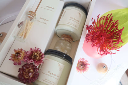 Signature Élan Mother's Day Gift Set with luxury scented candles and diffuser in elegant packaging.